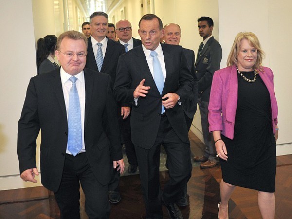 61-39: #LibSpill fails and Tony Abbott hangs on